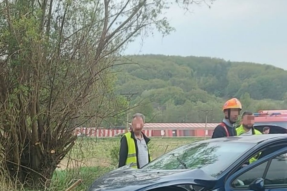 V OBRAZOCH: Zábery z miesta nehody v Rakytovciach