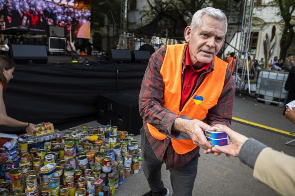 V OBRAZOCH: Zhromaždenie na podporu Ukrajine na Námestí SNP v Bratislave