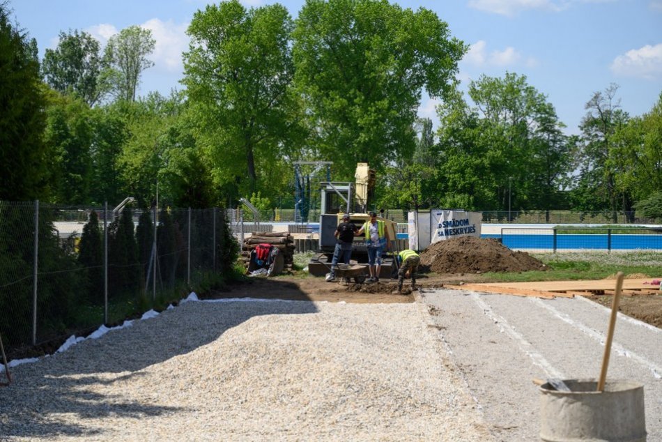 Práce na nitrianskom kúpalisku