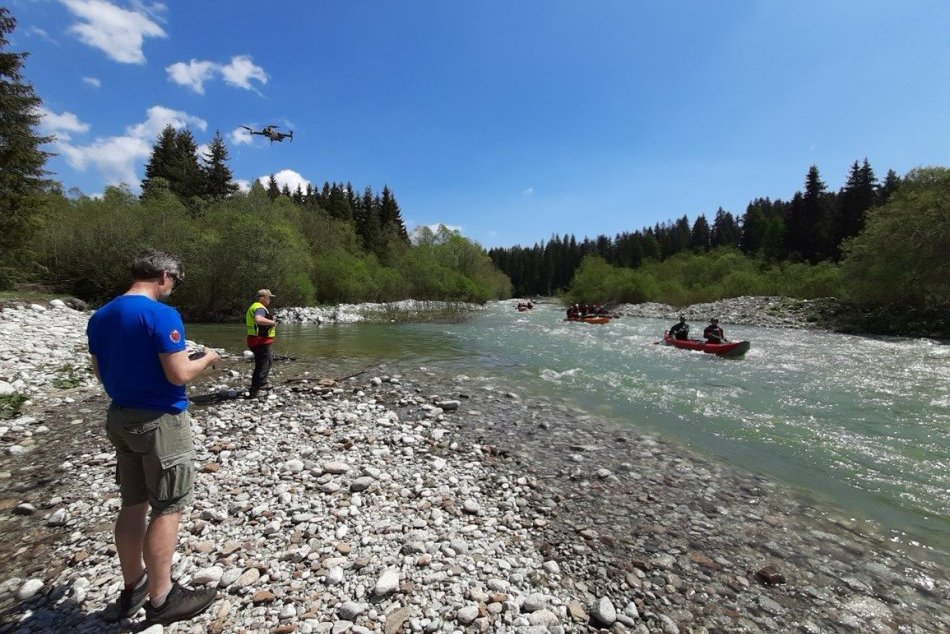 V OBRAZOCH: V rieke Belá objavili pozostatky Čecha
