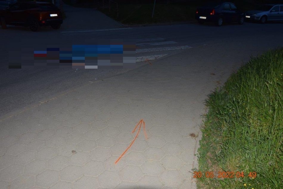 V OBRAZOCH: V Bystrici našli mŕtveho kolobežkára