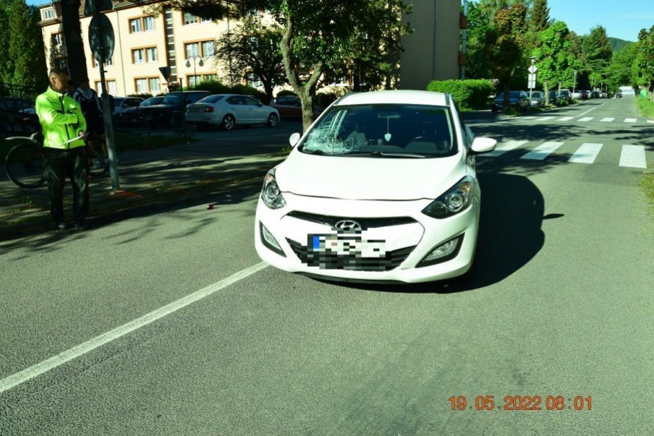 V OBRAZOCH: Vodič na priechode zrazil 2 dievčatá