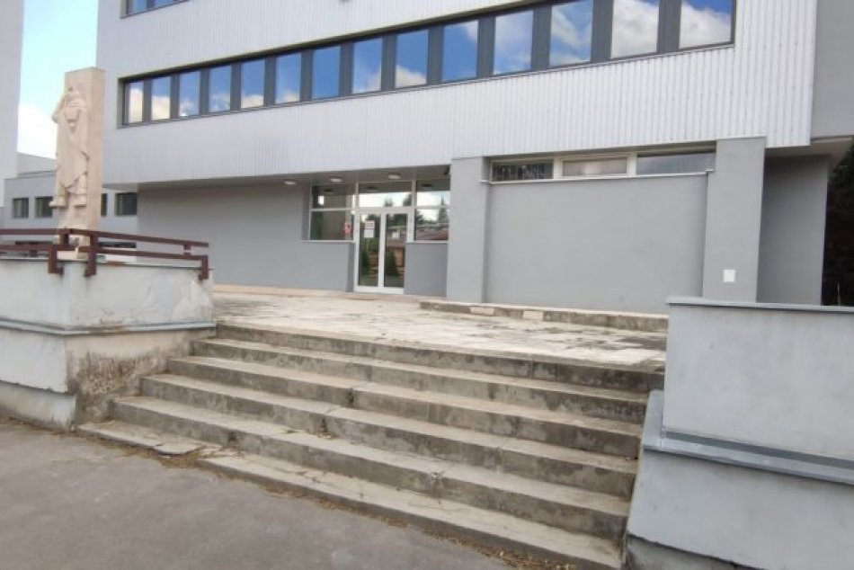 V OBRAZOCH: Obvodné oddelenia Policajného zboru na Okružnej