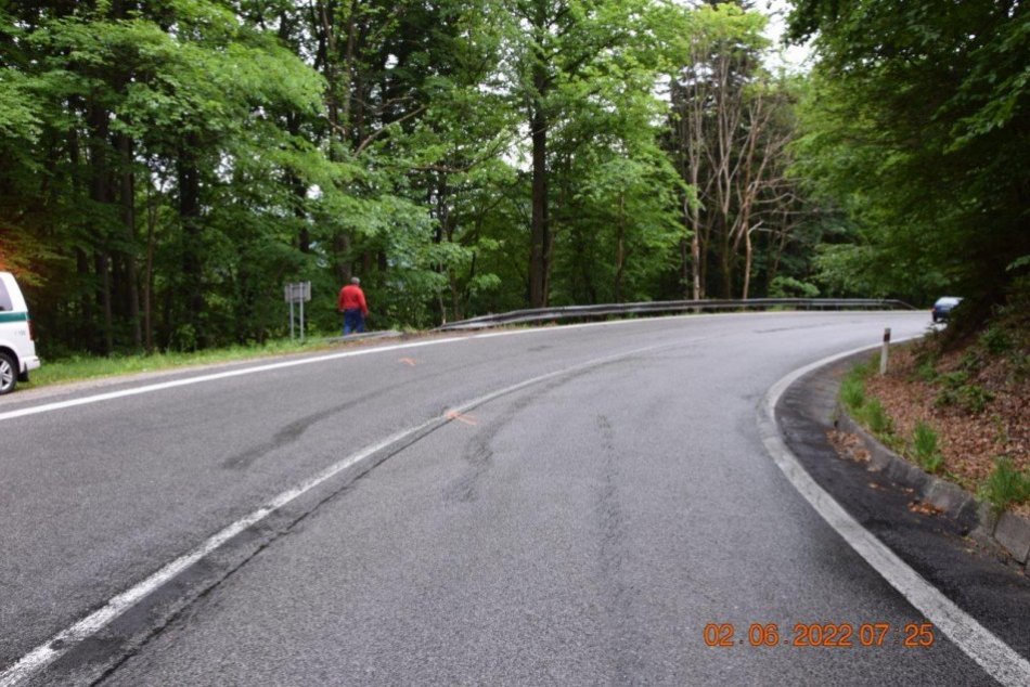 V OBRAZOCH: Na Šturci došlo k hrozivej nehode