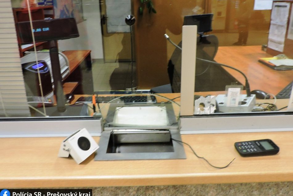 Objektívom: Muž na železničnej stanici v Poprade zdemoloval všetko naokolo