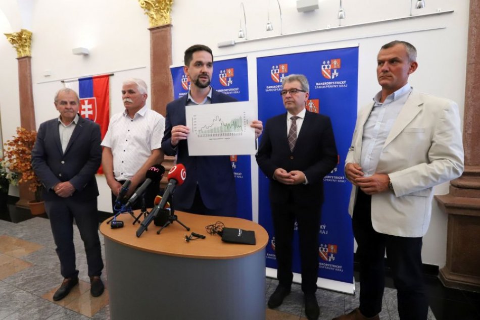 V OBRAZOCH: Brífing Banskobystrického samosprávneho kraja - premnoženie medveďov