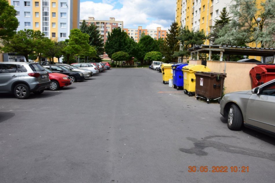 V OBRAZOCH: Kolízia auta s dieťaťom na odrážadle