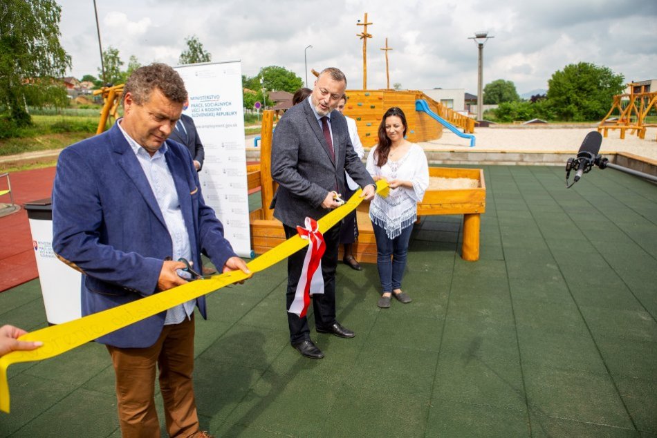 Nové detské ihrisko Rodinka v Golianove