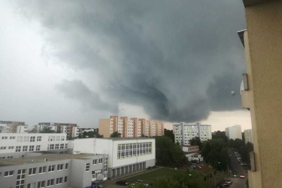 Okolím Nitry sa prehnala supercela