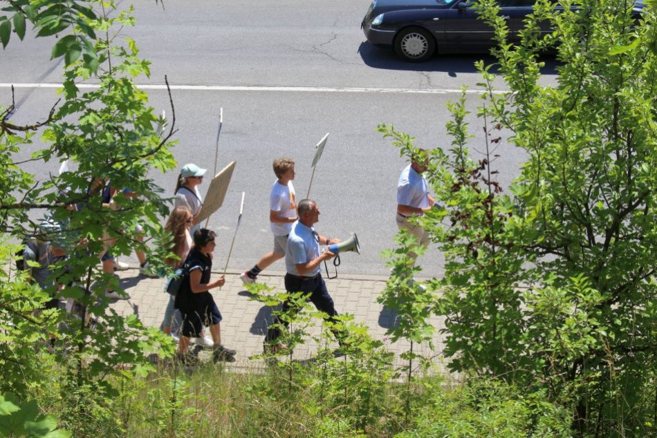 OBRAZOM: Protest pred budovou Štátnej ochrany prírody reaguje na útoky medveďov