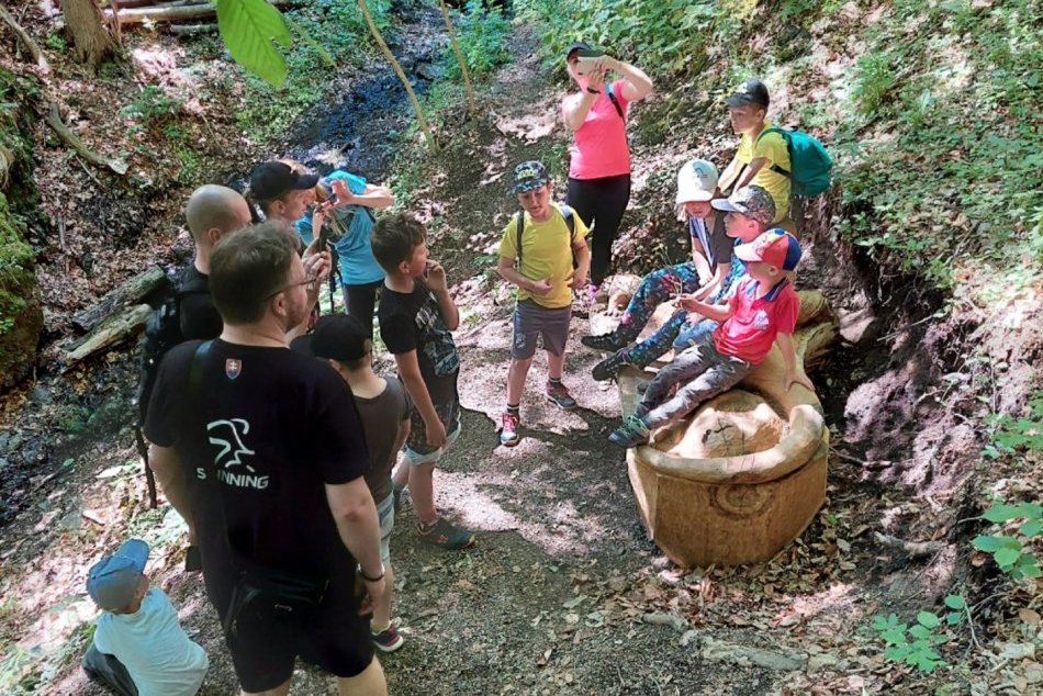 Objektívom: Deti v Poprade súťažili s drevenými zvieratkami