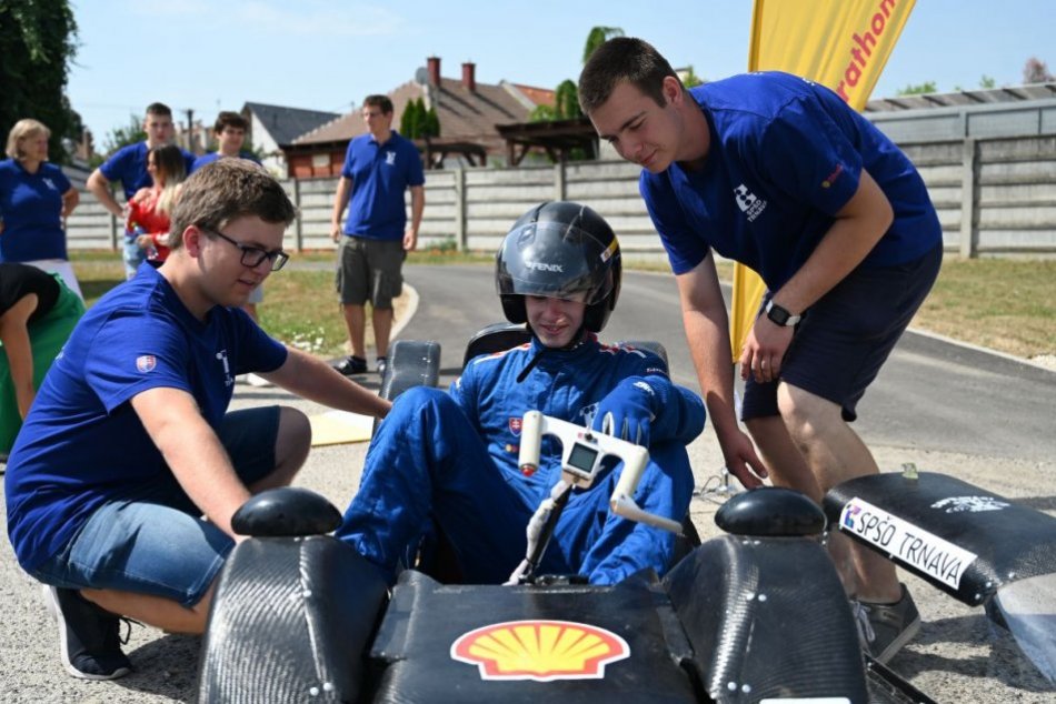 Študenti SPŠD vytvorili nové elektrické auto