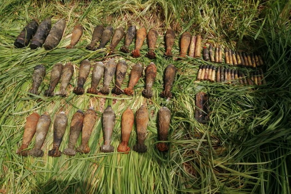 V OBRAZOCH: V okrese Zvolen našli desiatky mín a granátov