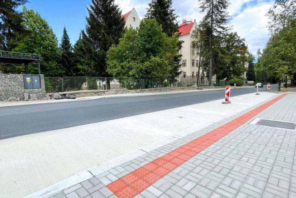 V OBRAZOCH: Tajovského ulica má nový povrch