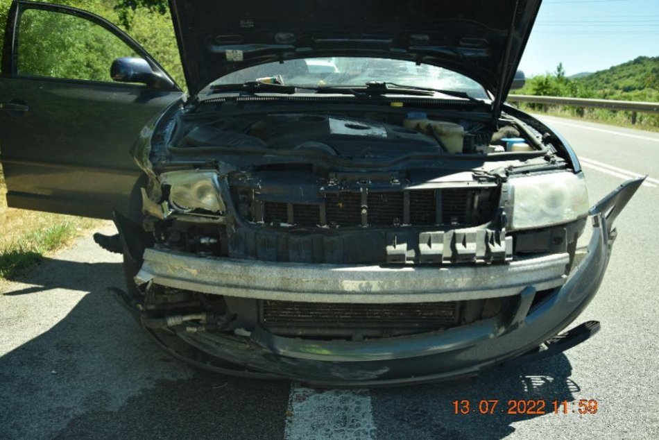 V OBRAZOCH: Pri Zvolene unikal policajtom nadrogovaný nevodič