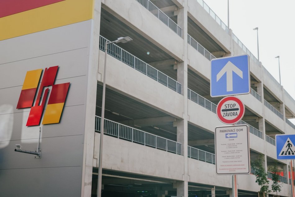 Objektívom: Parkovací dom Ľubovnianskej nemocnice