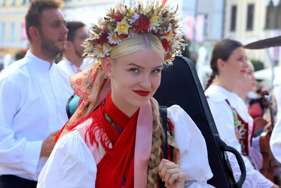 V OBRAZOCH: Atmosféra 5. ročníka Slovenského dňa kroja v Banskej Bystrici