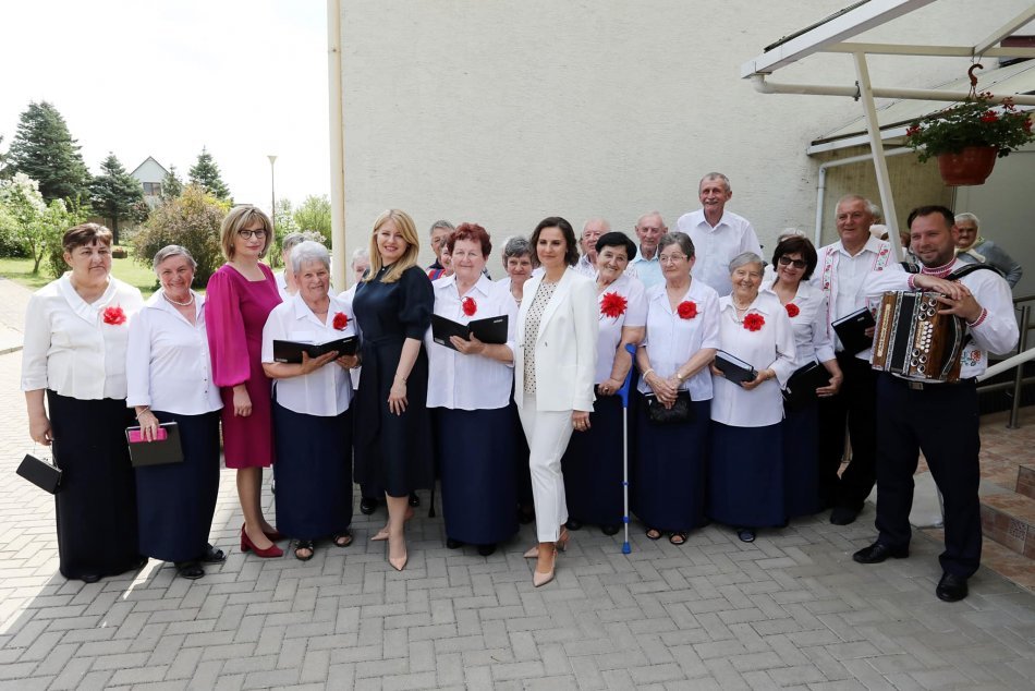 Prezidentka Zuzana Čaputová so seniormi