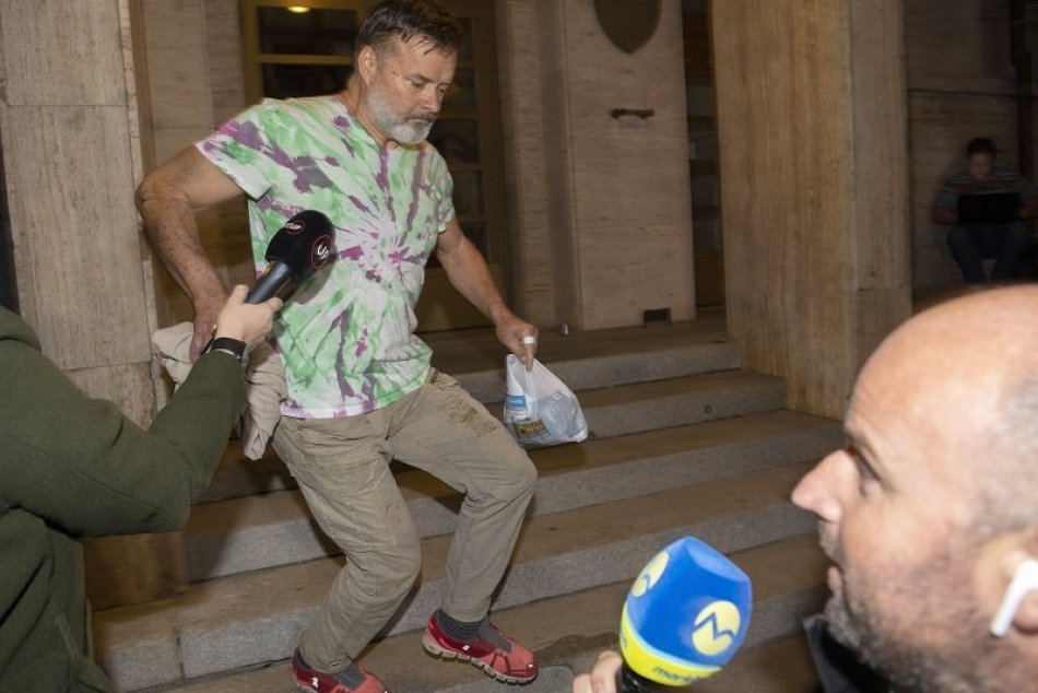 Dušan Dědeček po odchode zo súdu