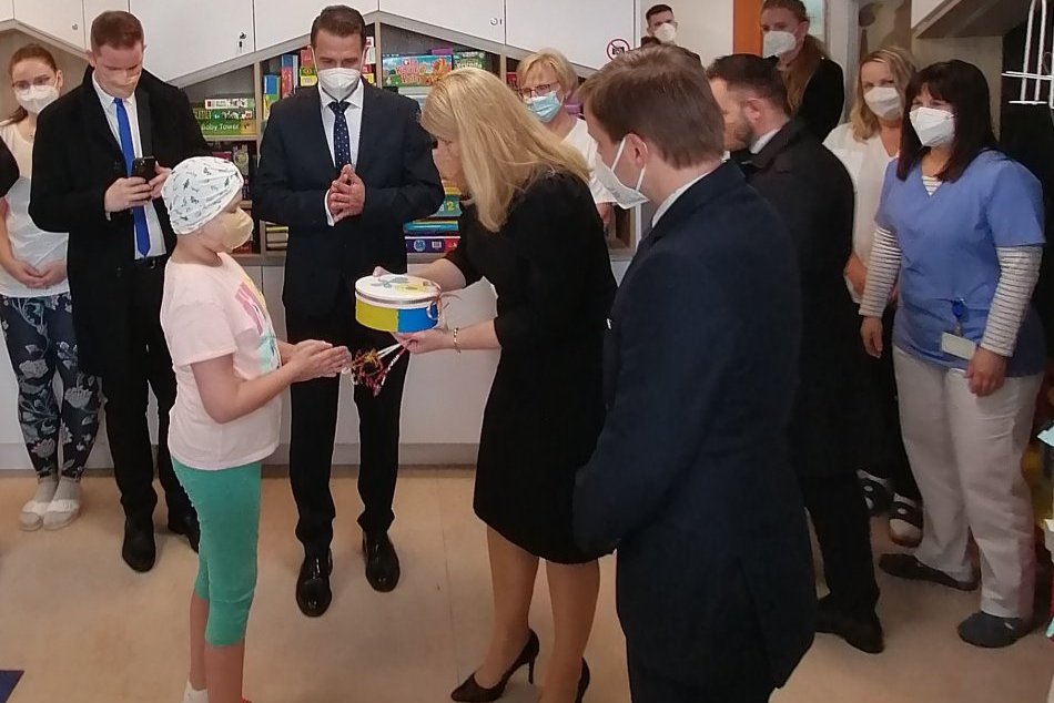 V OBRAZOCH: Prezidentka SR Zuzana Čaputová v bystrickej nemocnici