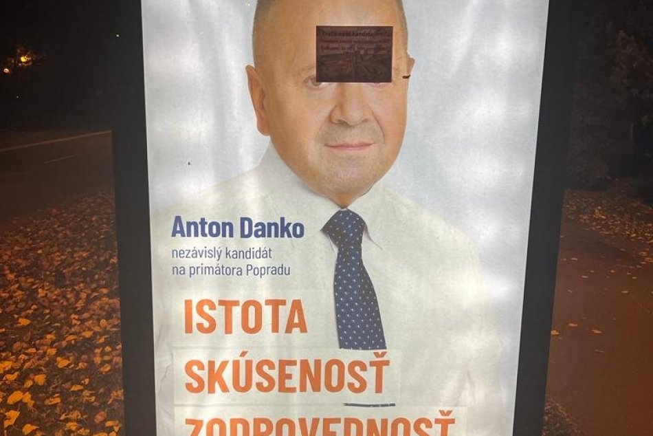 FOTO: V Poprade zostali poškodené predvolebné billboardy a plagáty