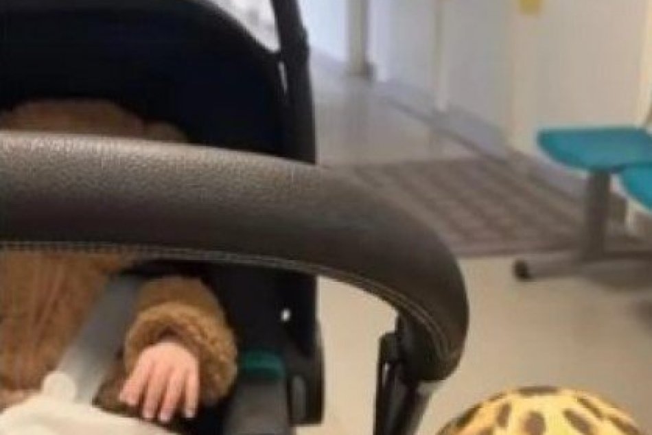 FOTO: Vydesená Zuzana Plačková skončila so synčekom v nemocnici