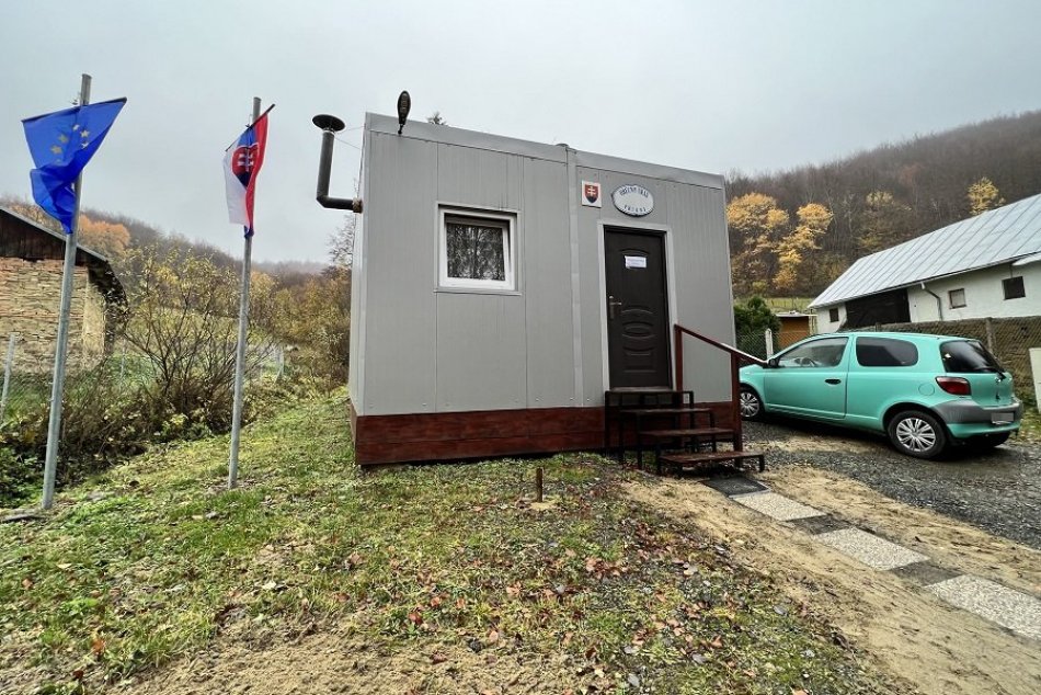 FOTO: Najzaujímavejšie zábery z volebných miestností