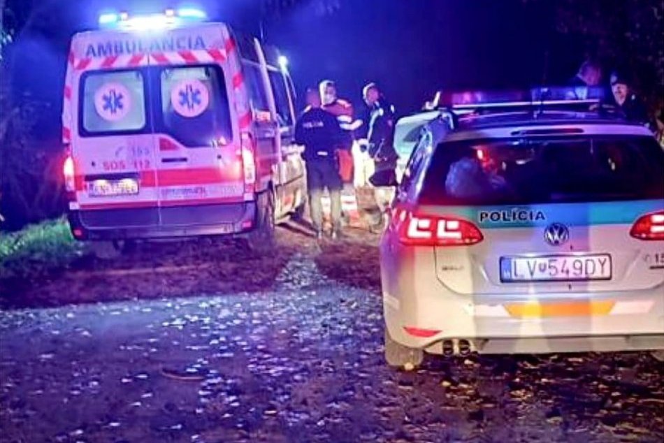 Auto prevážajúce migrantov skončilo v rieke