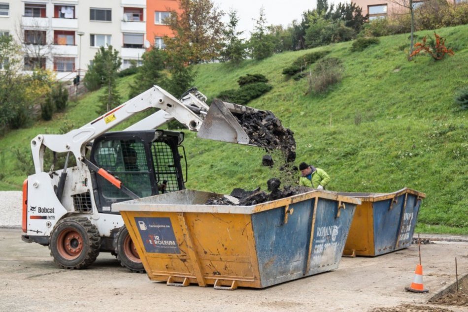 Rekonštrukcia športoviska pri Gymnáziu Jána Hollého