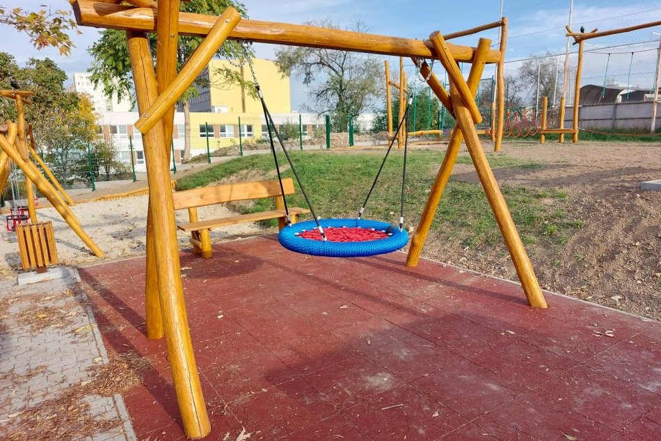 Nové ihrisko Rodinka na Klokočine