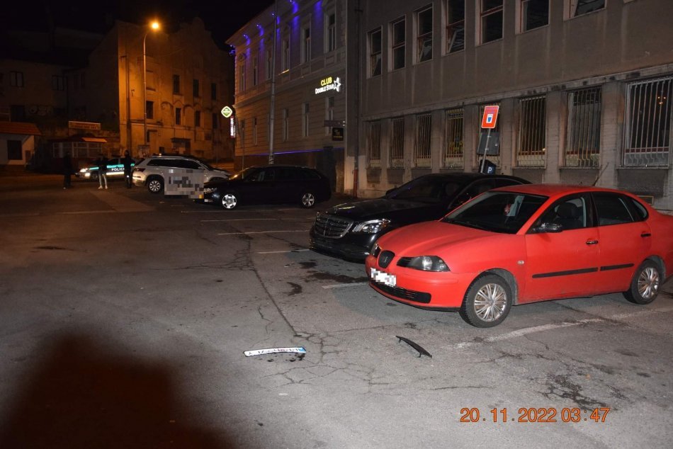 V OBRAZOCH: Na Striebornom námestí vyčíňal opitý vodič