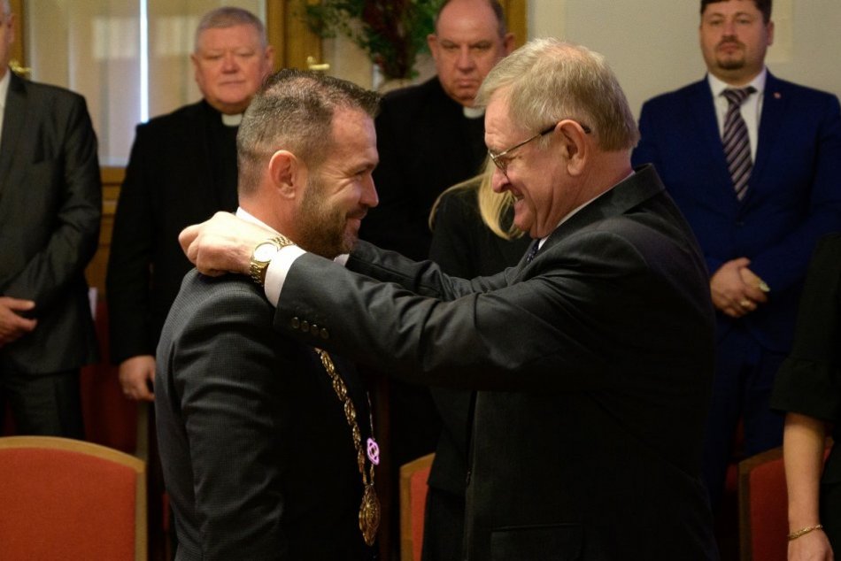 Branislav Becík sa ujal funkcie župana NSK