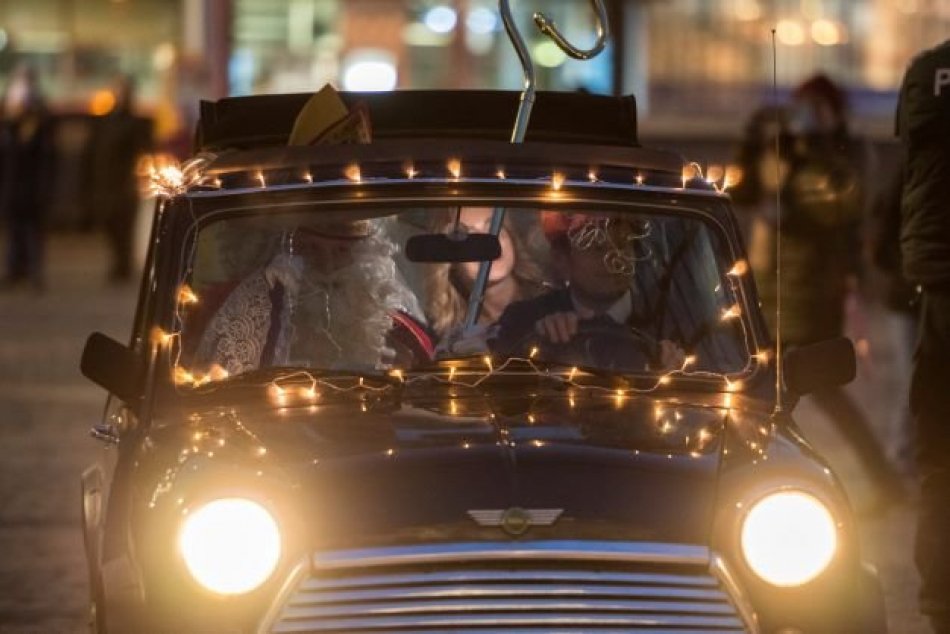 Už aj prezidentka má svoj vianočný stromček