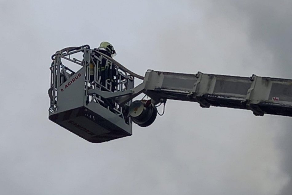 V OBRAZOCH: Požiar domu vo Fiľakove