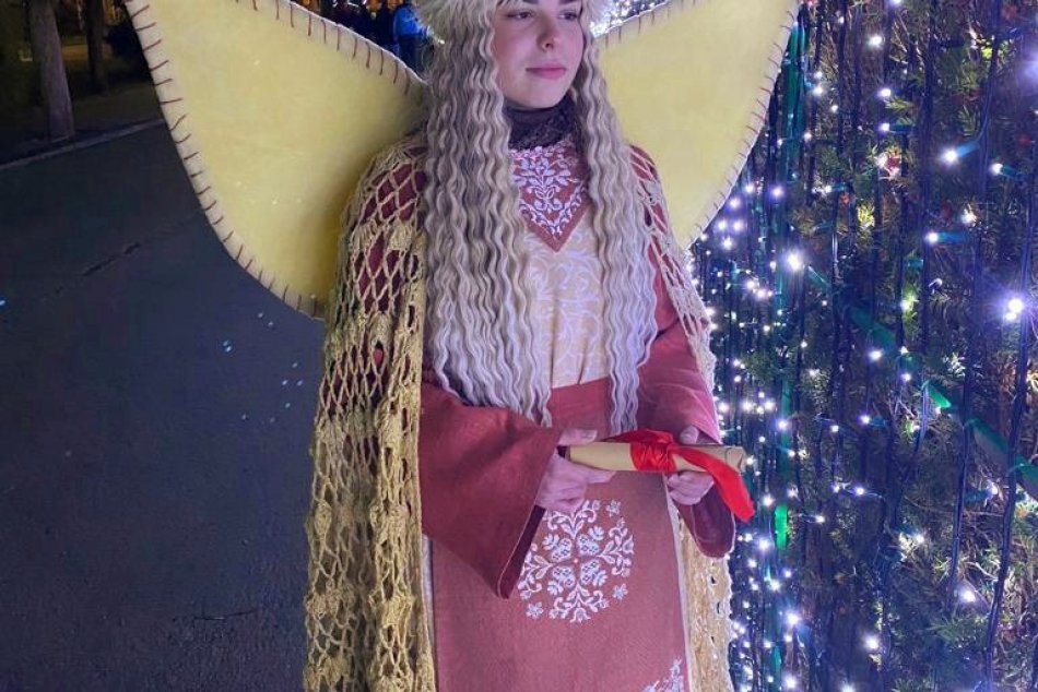 Anjeli v Piešťanoch rozdávajú lístočky so slovenskými prísloviami