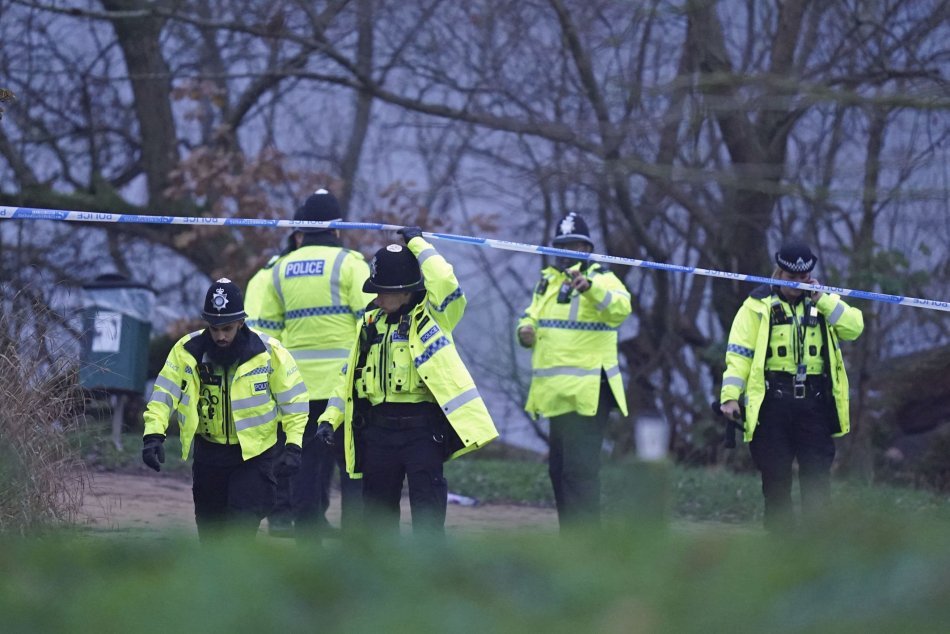Pod štyrmi deťmi sa prelomil ľad, traja chlapci zomreli
