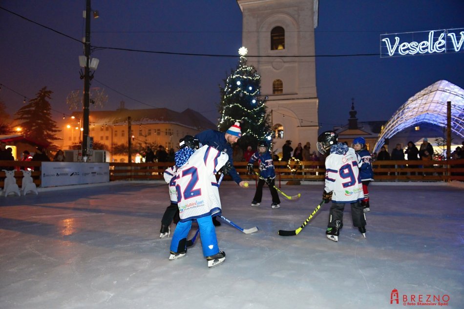 V OBRAZOCH: Ľadové mestečko v centre Brezna je už otvorené
