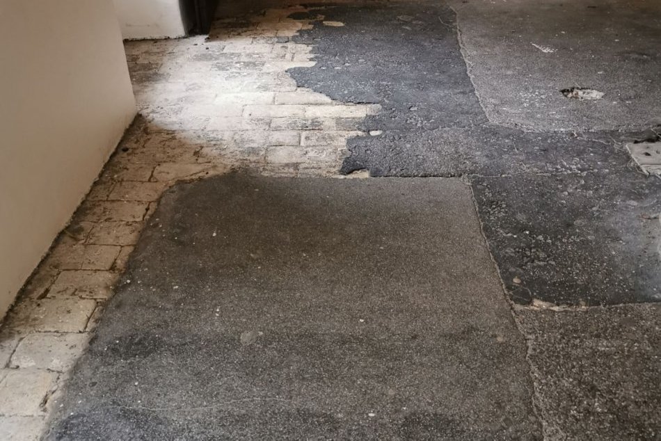 Dôstojnícky pavilón má opäť pôvodnú historickú podlahu