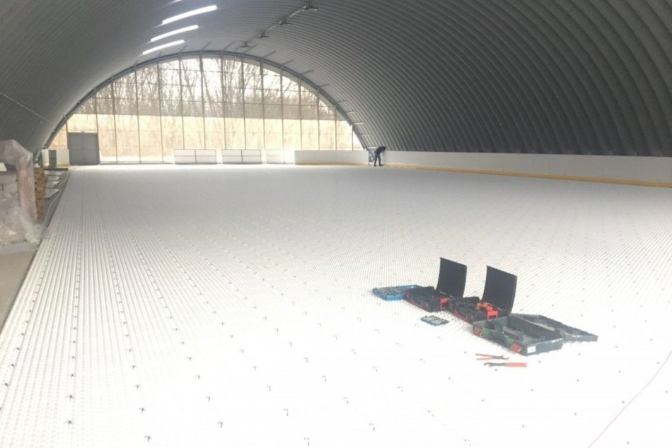 Zastrešená športová plocha v Hurbanove