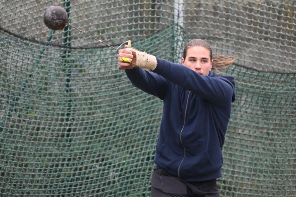 Silvestrovský hod bremenom 2022