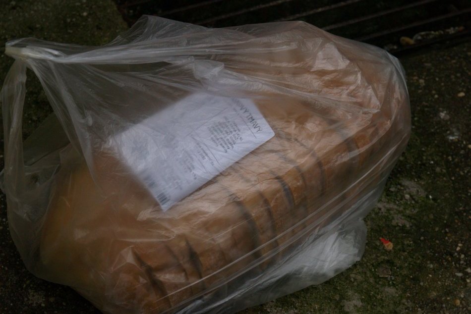 Plytvanie jedlom, ktoré aspoň poslúži bezdomovcom