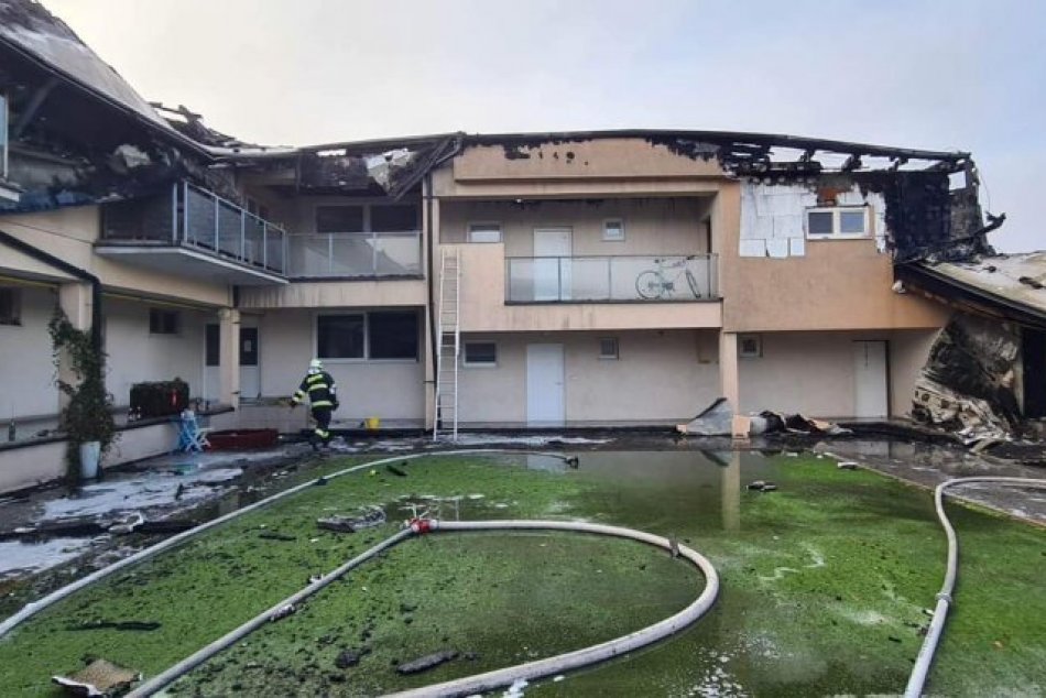 Nové zábery ničivého požiaru na Polygone