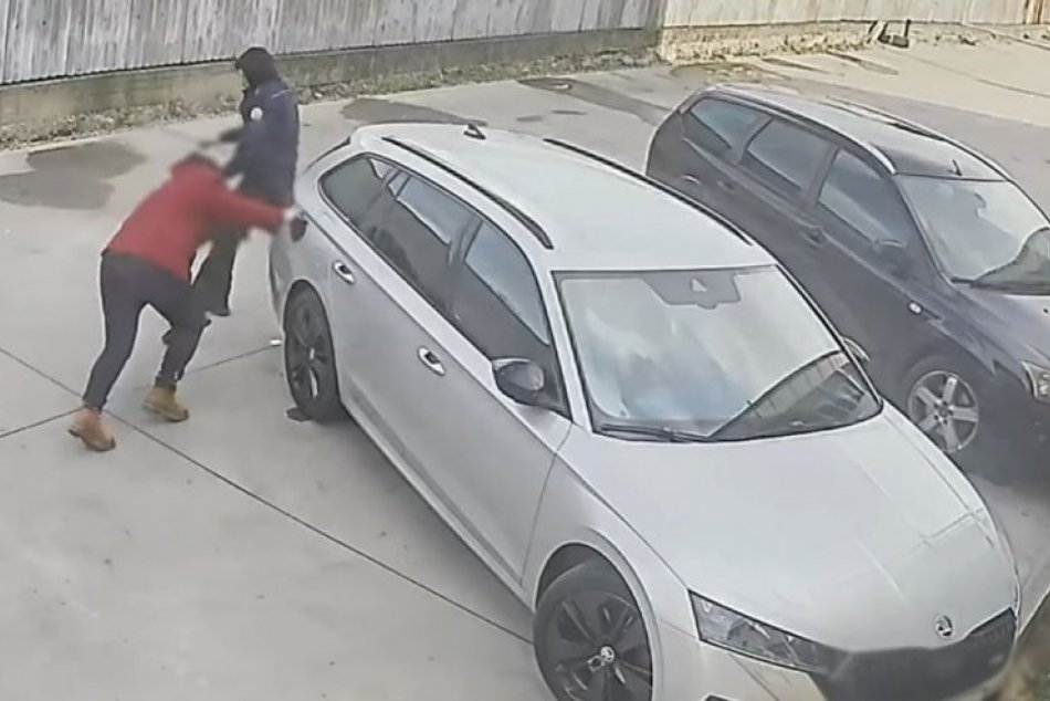 Lupič chcel okradnúť staršiu pani, ale neuspel