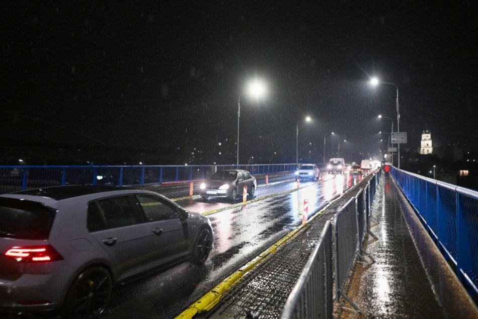 Motoristi sa dočkali: Most v Hlohovci je OTVORENÝ