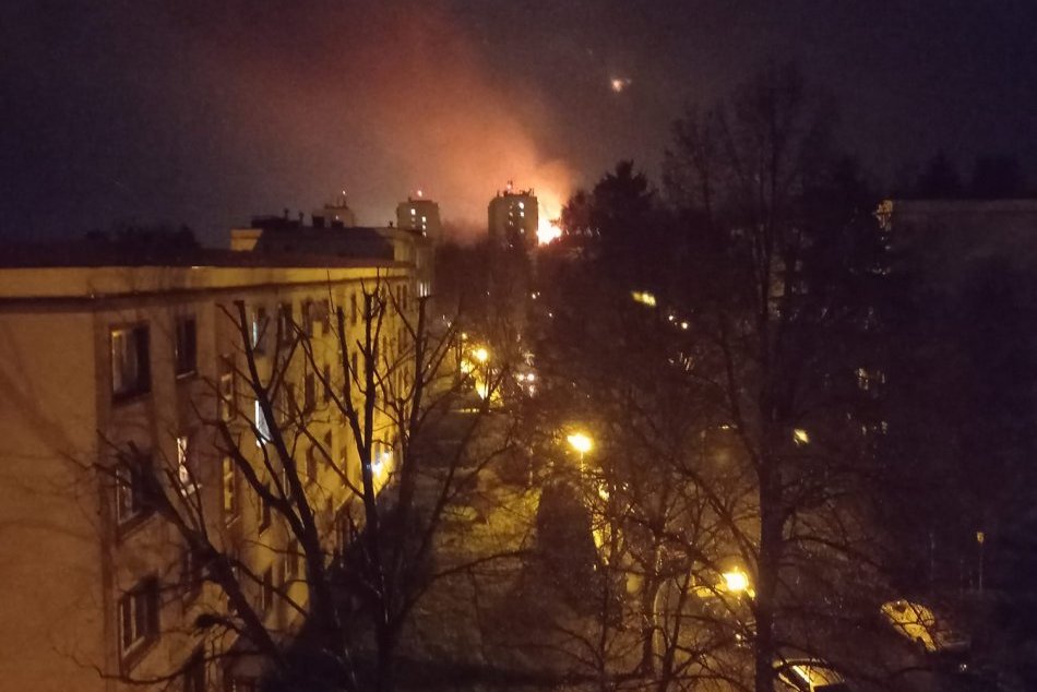 V OBRAZOCH: Požiar v areáli Borovej hory