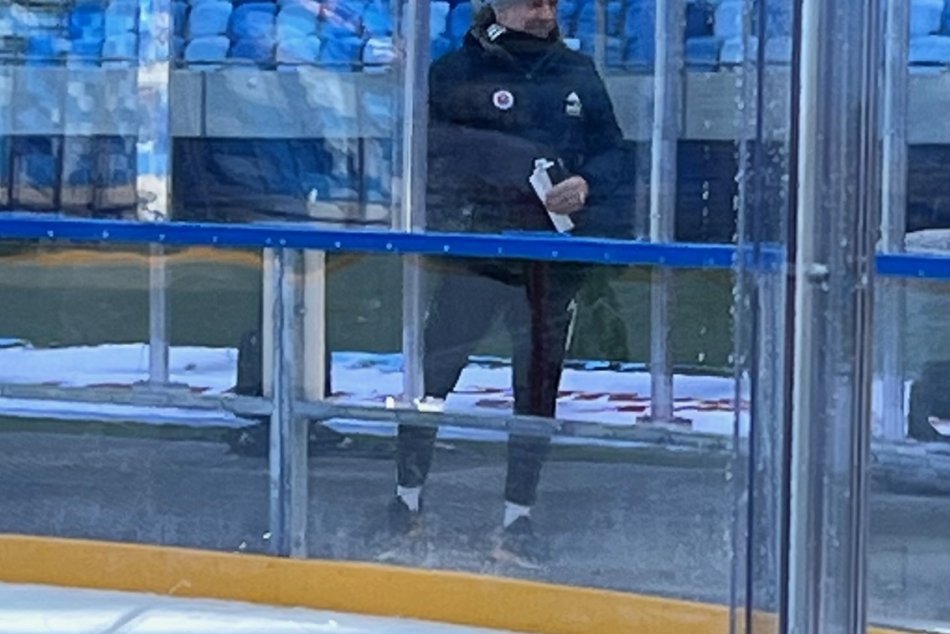 Búrlivák Weiss na hokeji