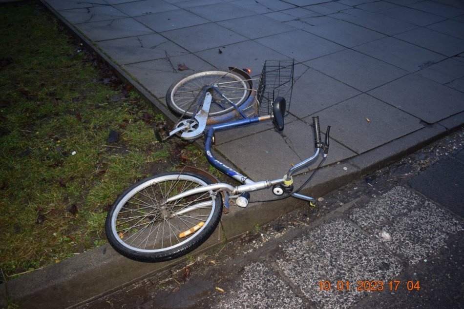 V OBRAZOCH: Cyklistka skončila po nehode ťažko zranená