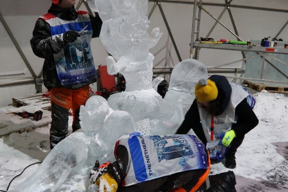 Objektívom: Sochy z ľadu v Tatrách 2023