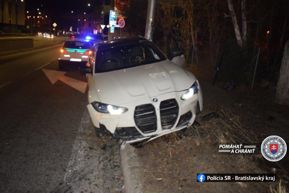 Nehoda auta na Staromestskej