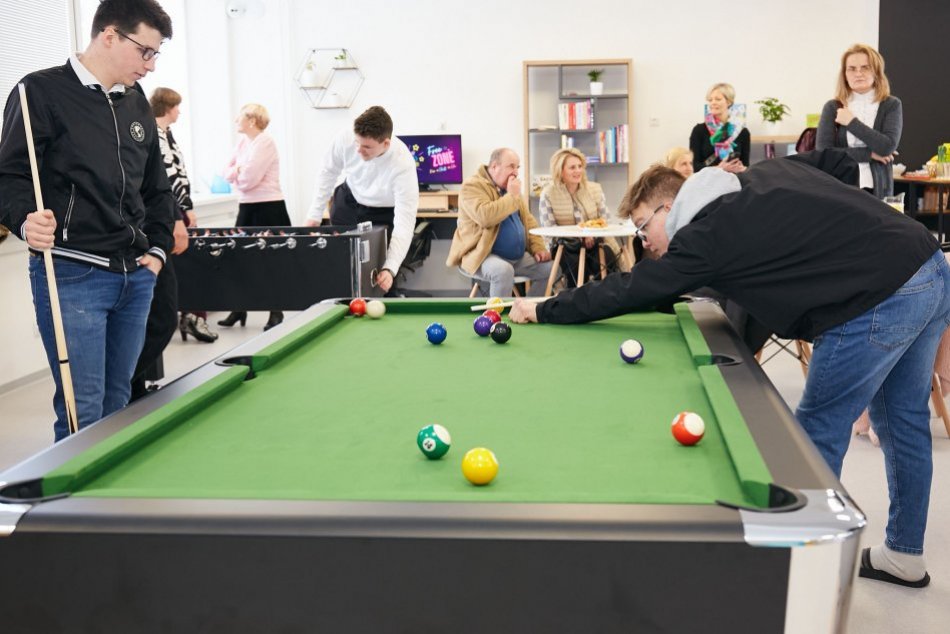 V OBRAZOCH: Moderné centrum mládeže v Bystrici